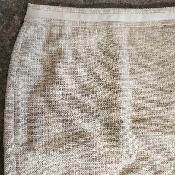 Boden Beige Textured Pencil Skirt Size 8 - Picture 2 of 5